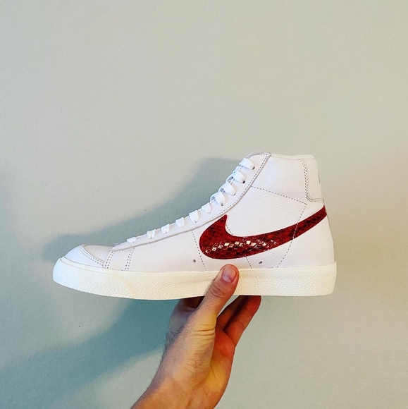 BRAND NEW NIKE BLAZERS 77 MIDS MULTIPLE SIZES - Picture 2 of 5
